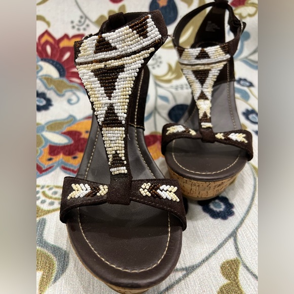 Size 9 Mia beaded sandal - Picture 3 of 6